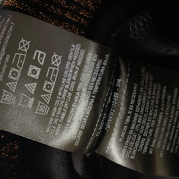 NWT Guess mock neck top - Picture 6 of 8